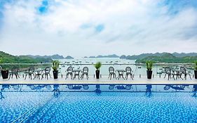 Cat Ba Paradise Hotel - Sky Bar & Massage